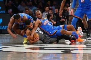 皇冠体育下载-俄克拉荷马雷霆迎欧联关键赛，窗口期临场应变，悬念犹存，轮换策略成焦点的简单介绍